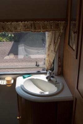 Avondale Avondale Osprey 4 berth Caravan 2002, with 2 awnings  really good condition